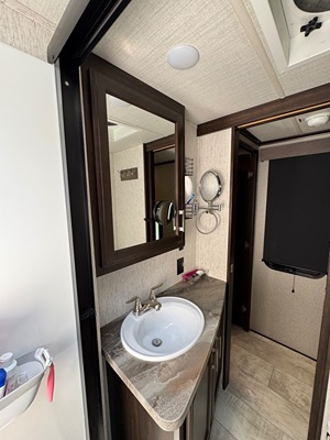 2019 GRAND DESIGN MOMENTUM photo 4
