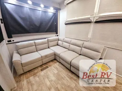 2025 Redwood RV Regency photo 28