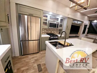 2025 Redwood RV Regency photo 15