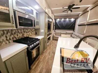 2025 Redwood RV Regency photo 18