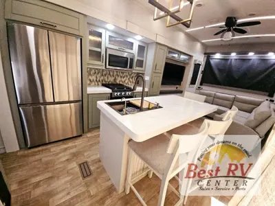 2025 Redwood RV Regency photo 14