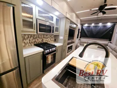 2025 Redwood RV Regency photo 19