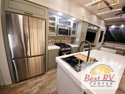 2025 Redwood RV Regency photo 16