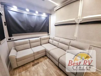 2025 Redwood RV Regency photo 29