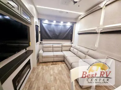 2025 Redwood RV Regency photo 25