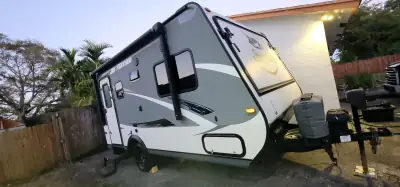 2015 JAYCO JAY FEATHER ULTRA LITE photo 3