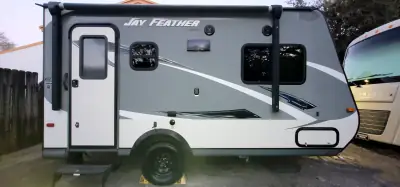 Used 2015 Jayco Jay Feather Ultra Lite X17Z