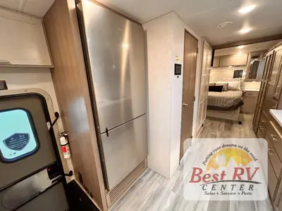 2027 Thor Motor Coach Palazzo photo 35