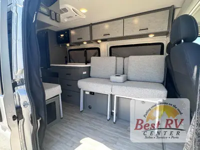 2025 Thor Motor Coach Twist photo 11