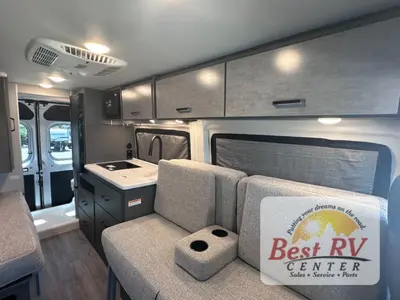 2025 Thor Motor Coach Twist photo 17