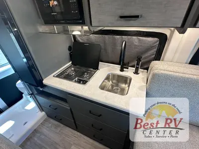 2025 Thor Motor Coach Twist photo 31