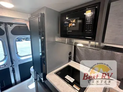 2025 Thor Motor Coach Twist photo 39