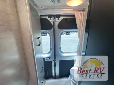 2025 Thor Motor Coach Twist photo 44