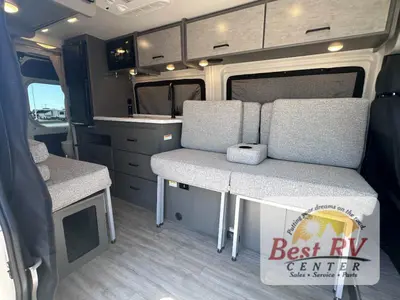 2025 Thor Motor Coach Twist photo 12