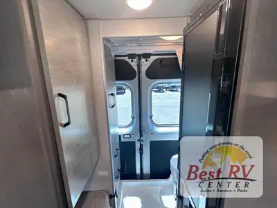 2025 Thor Motor Coach Twist photo 42