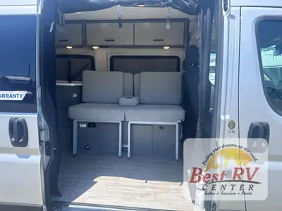 2025 Thor Motor Coach Twist photo 9