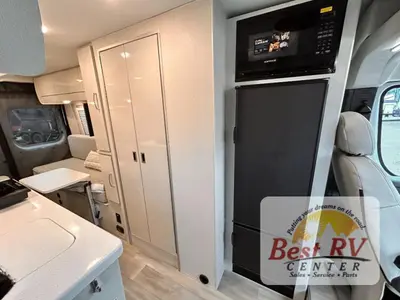 2026 Thor Motor Coach Tellaro photo 18