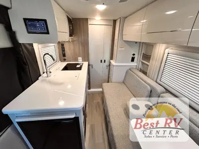 2026 Thor Motor Coach Rize photo 36