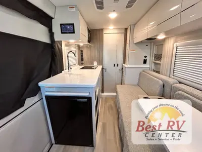 2026 Thor Motor Coach Rize photo 16