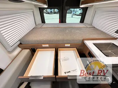 2027 Thor Motor Coach Rize photo 38