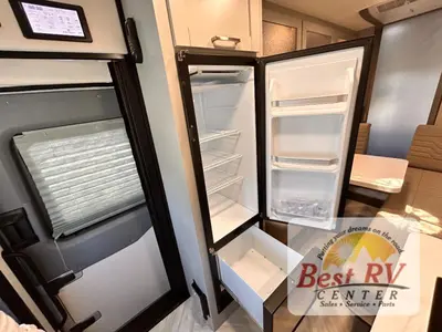 2027 Coachmen RV Beyond photo 27