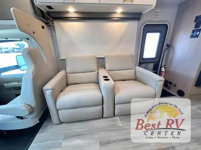 2026 Thor Motor Coach Four Winds photo 33