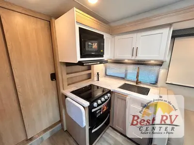 2026 Thor Motor Coach Four Winds photo 40
