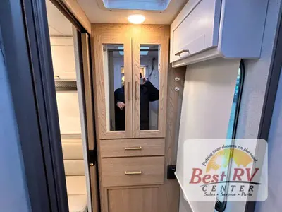 2026 Thor Motor Coach Four Winds photo 37