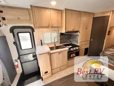 2026 Coachmen RV Leprechaun photo 24