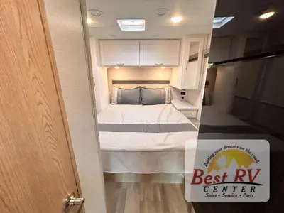 2027 Thor Motor Coach Four Winds photo 47