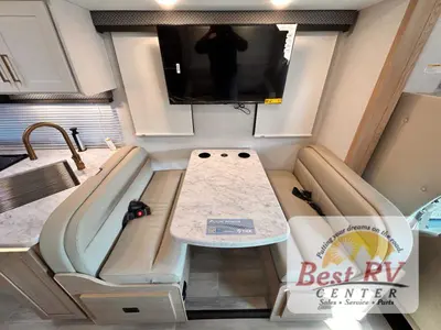2027 Thor Motor Coach Four Winds photo 18