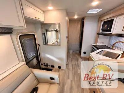 2027 Thor Motor Coach Four Winds photo 32