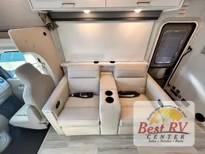 2027 Thor Motor Coach Four Winds photo 29