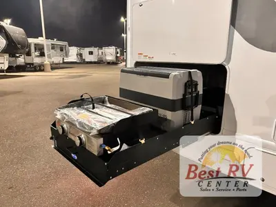 2027 Thor Motor Coach Four Winds photo 3