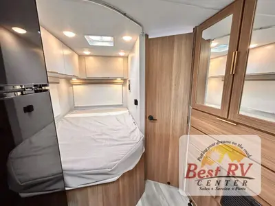 2027 Thor Motor Coach Four Winds photo 40