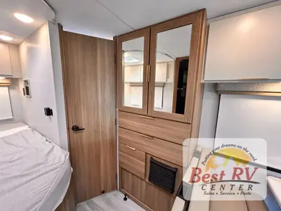 2027 Thor Motor Coach Four Winds photo 37