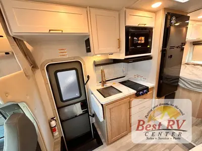 2027 Thor Motor Coach Four Winds photo 21