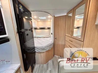 2027 Thor Motor Coach Four Winds photo 31