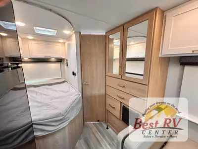 2027 Thor Motor Coach Four Winds photo 32