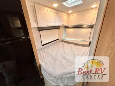 2027 Thor Motor Coach Four Winds photo 38