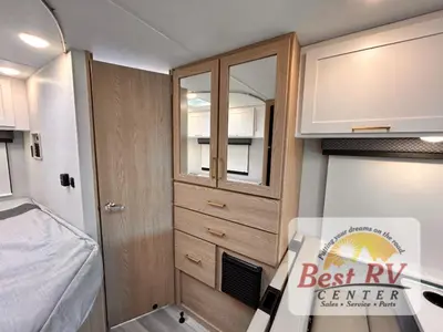 2027 Thor Motor Coach Four Winds photo 33