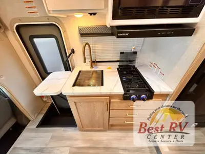2027 Thor Motor Coach Four Winds photo 26