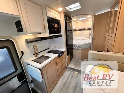 2027 Thor Motor Coach Four Winds photo 20