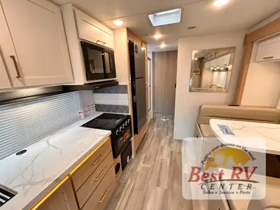 2027 Thor Motor Coach Four Winds photo 33