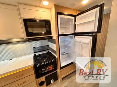 2027 Thor Motor Coach Four Winds photo 43