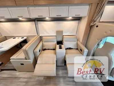 2027 Thor Motor Coach Four Winds photo 17