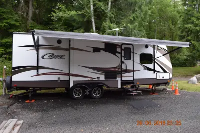 Used 2015 Keystone Cougar 26RBIWE