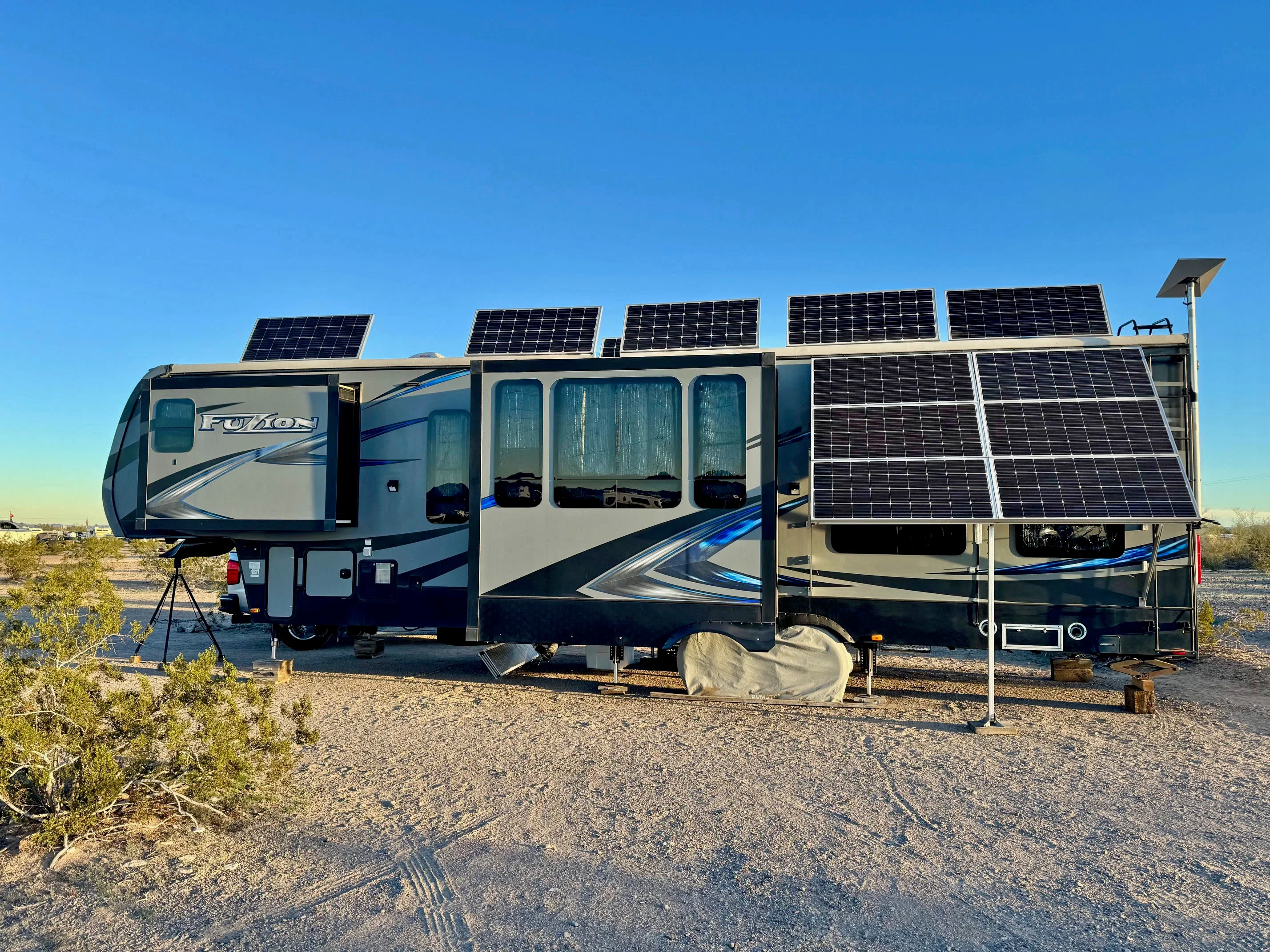 2015 KEYSTONE FUZION exterior