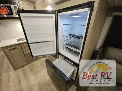 2025 Forest River RV Rockwood Ultra Lite photo 39