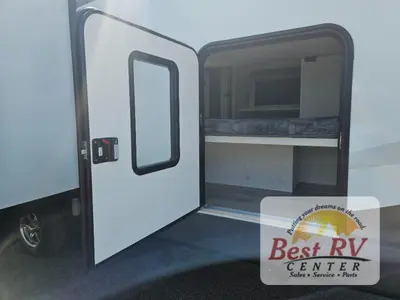 2025 Forest River RV Rockwood Ultra Lite photo 6
